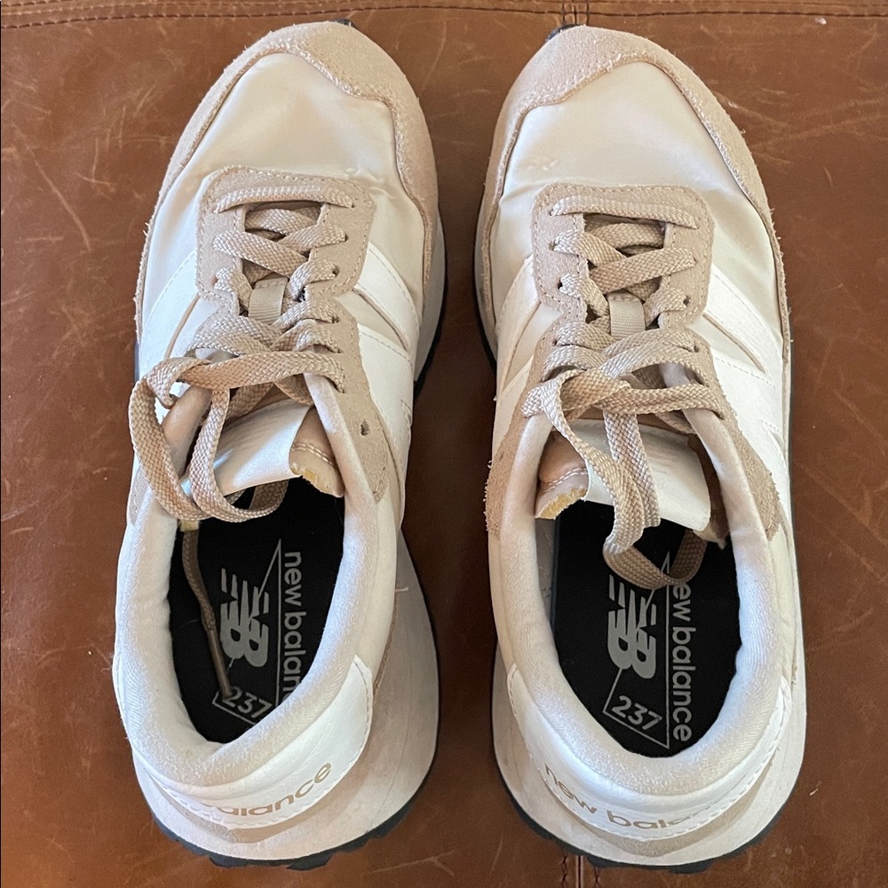 NEW BALANCE 237 Tan Beige and White Sneakers Size 7.5 | EUC